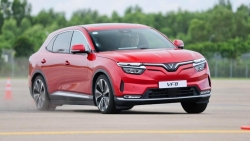 Miễn phí trước bạ với ô tô điện mang lại lợi ích lâu dài