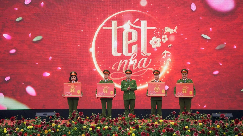 Công an Hà Nội mang Tết đến các cơ sở cai nghiện ma túy