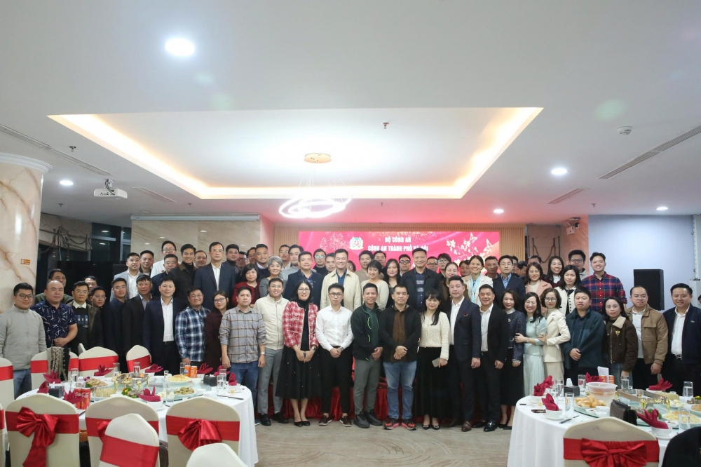 Các phóng viên báo chí, KOLs luôn sát cánh với Công an Thủ đô