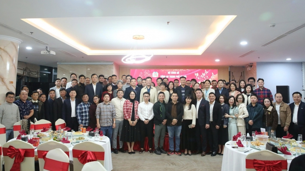 Các phóng viên báo chí, KOLs luôn sát cánh với Công an Thủ đô