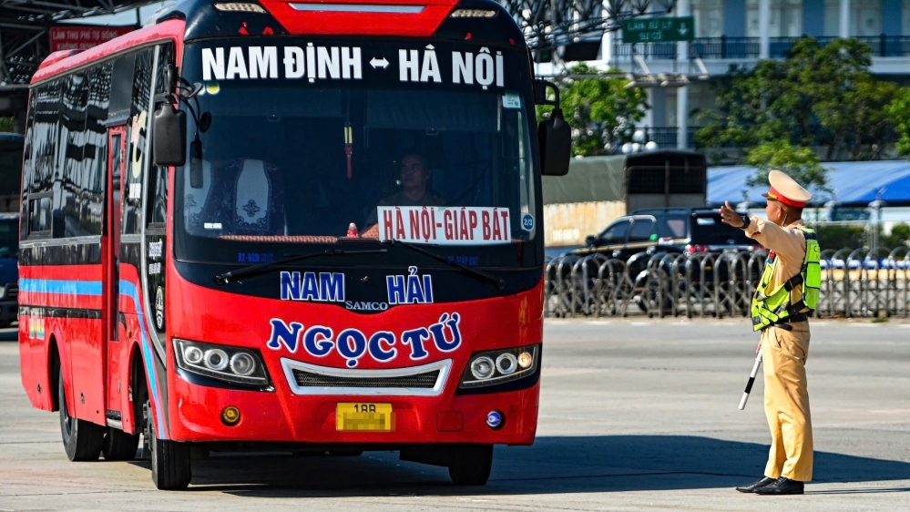 Thủ tướng: Không để xảy ra chèn ép hành khách, lợi dụng Tết để tăng giá vé xe