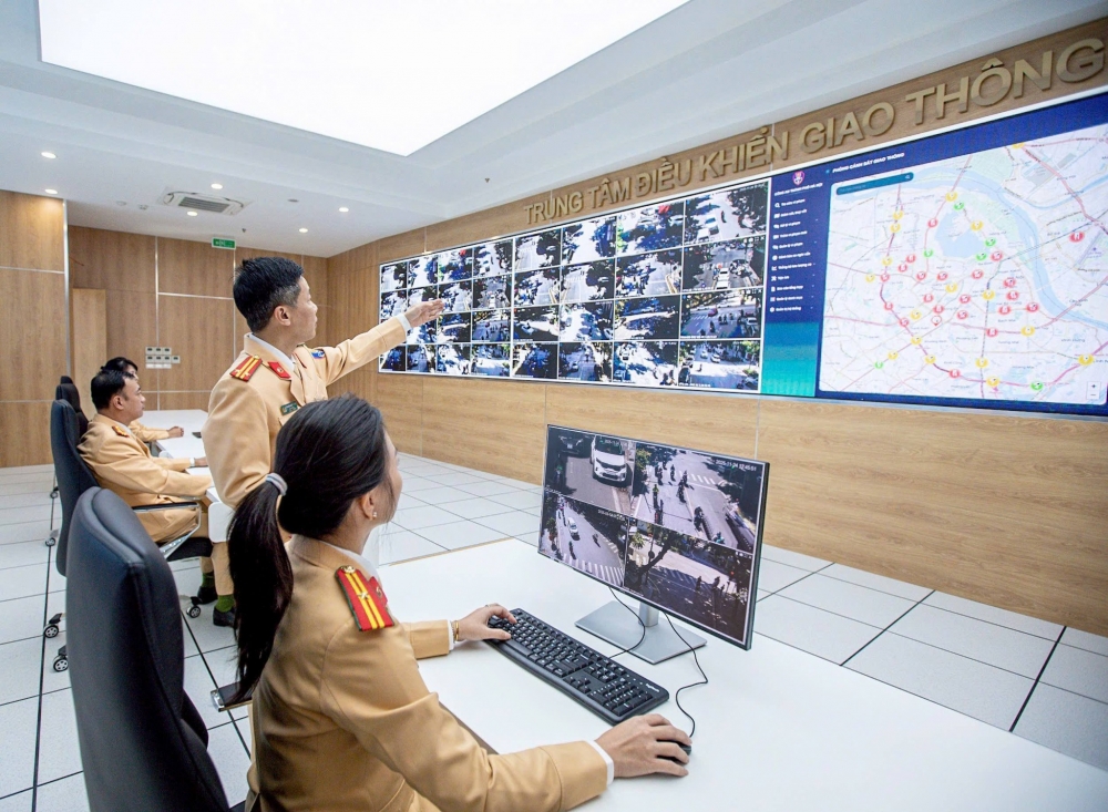 Công an Hà Nội siết chặt ô tô chở khách dịp cận Tết Nguyên đán 2026