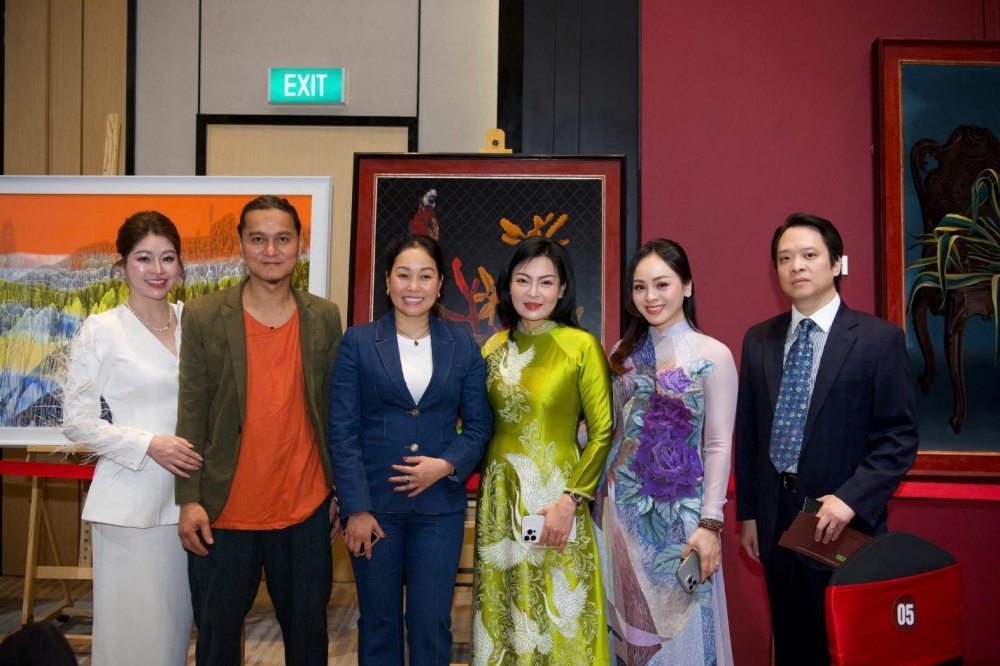 Nâng tầm nghệ thuật đương đại Việt Nam từ phiên đấu giá tranh HELIOS