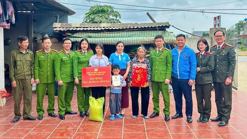 Công an xã Hoa Lộc lan tỏa yêu thương, thắp lên niềm tin cho trẻ đặc biệt khó khăn