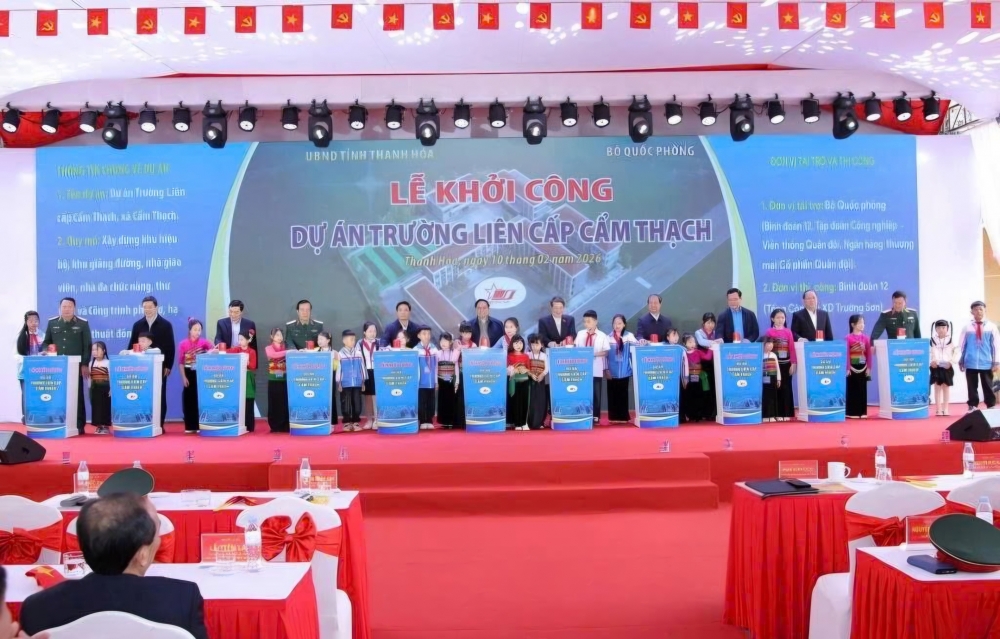 Thủ tướng Phạm Minh Chính dự khởi công trường liên cấp ở xã miền núi Thanh Hóa Thủ tướng Phạm Minh Chính dự khởi công trường liên cấp ở xã miền núi Thanh Hóa