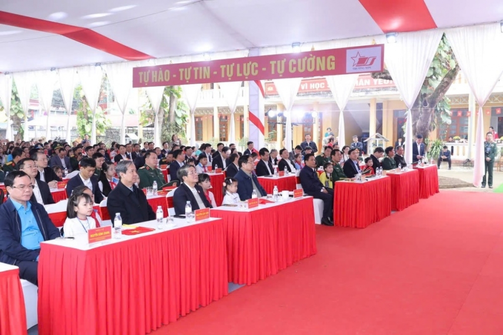 Thủ tướng Phạm Minh Chính dự khởi công trường liên cấp ở xã miền núi Thanh Hóa Thủ tướng Phạm Minh Chính dự khởi công trường liên cấp ở xã miền núi Thanh Hóa