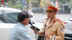 chum anh csgt ca nuoc dong loat kiem tra nong do con ngay mung 1 tet