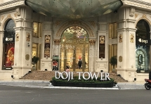 Hà Nội: Quận Ba Đình cho rằng tiểu cảnh bồn hoa trước tòa DOJI Tower là phù hợp