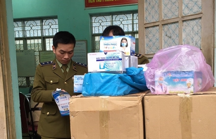 Vẫn khan hiếm khẩu trang van khan hiem khau trang