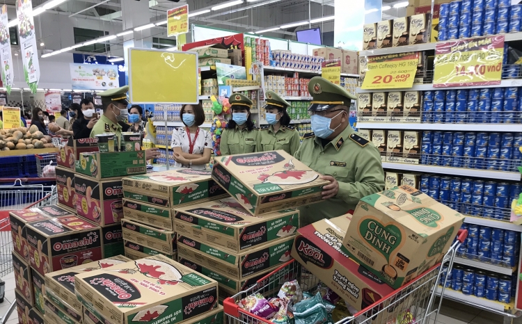 Xử lý thêm 21 vụ gian thương trục lợi từ dịch Covid-19 xu ly them 21 vu gian thuong truc loi tu dich covid 19