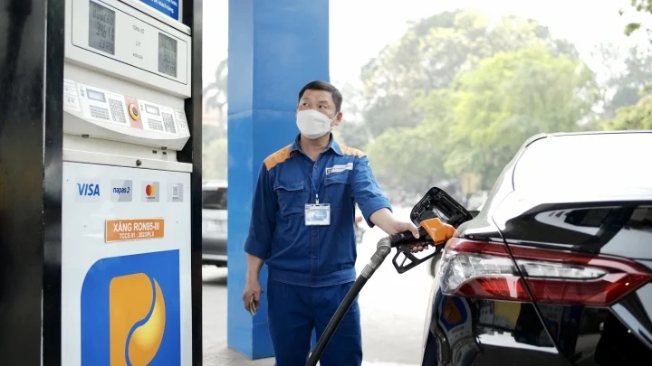 Ngân hàng đầu tiên hỗ trợ cây xăng dầu triển khai hoá đơn điện tử