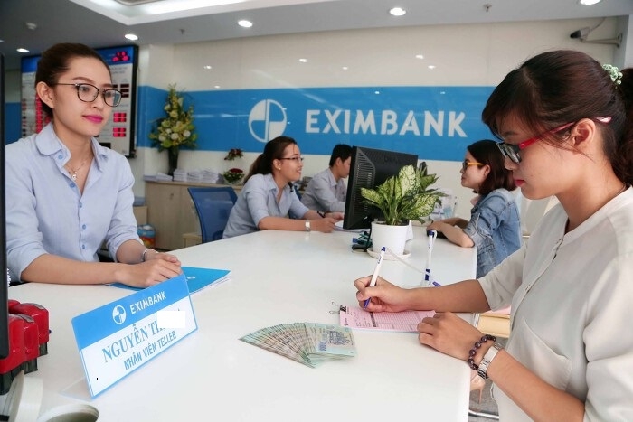 Vay thẻ Eximbank 8,5 triệu tính lãi thành 8,8 tỷ đồng: Rút ra bài học gì?
