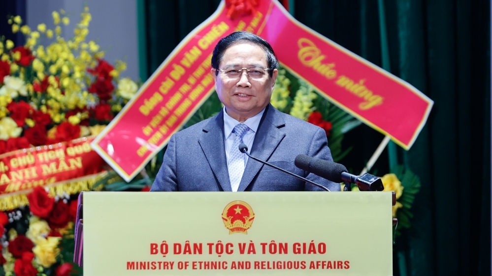 Thủ tướng trăn trở khi học sinh phải đi bộ hàng chục km để đi học