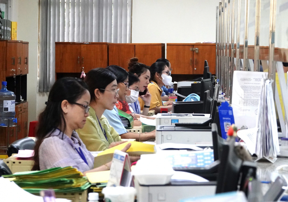 Tạm dừng giải quyết chế độ với cán bộ không tái cử, tái bổ nhiệm