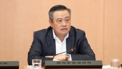 chu tich ha noi tam dung tuyen dung tiep nhan cong chuc vien chuc