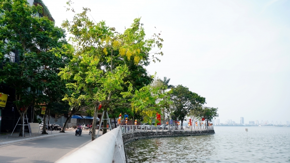 Hà Nội tính xây cầu cạn mở rộng đường ven Hồ Tây