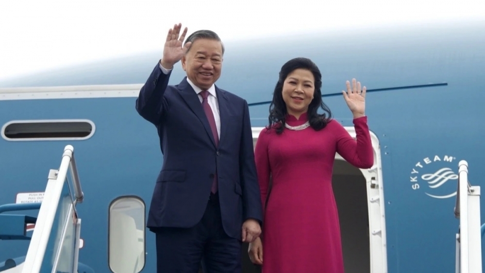 Tổng Bí thư Tô Lâm và phu nhân lên đường công du Indonesia, Singapore