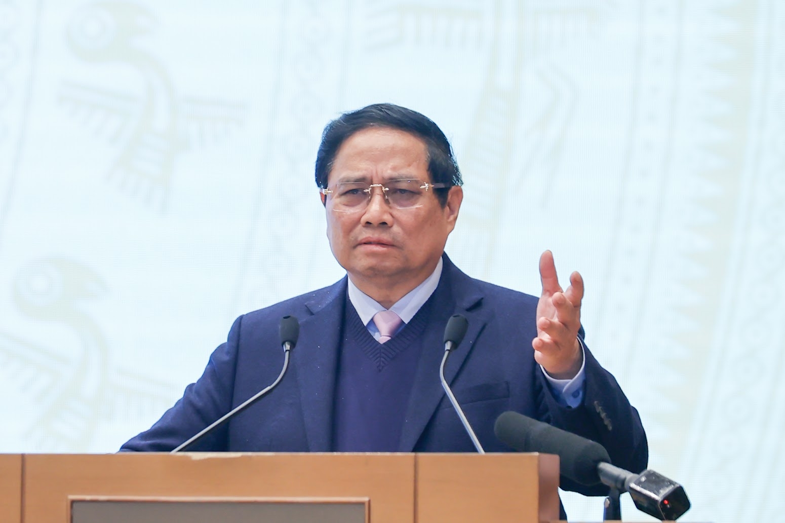 QUYẾT SÁCH LỊCH SỬ!