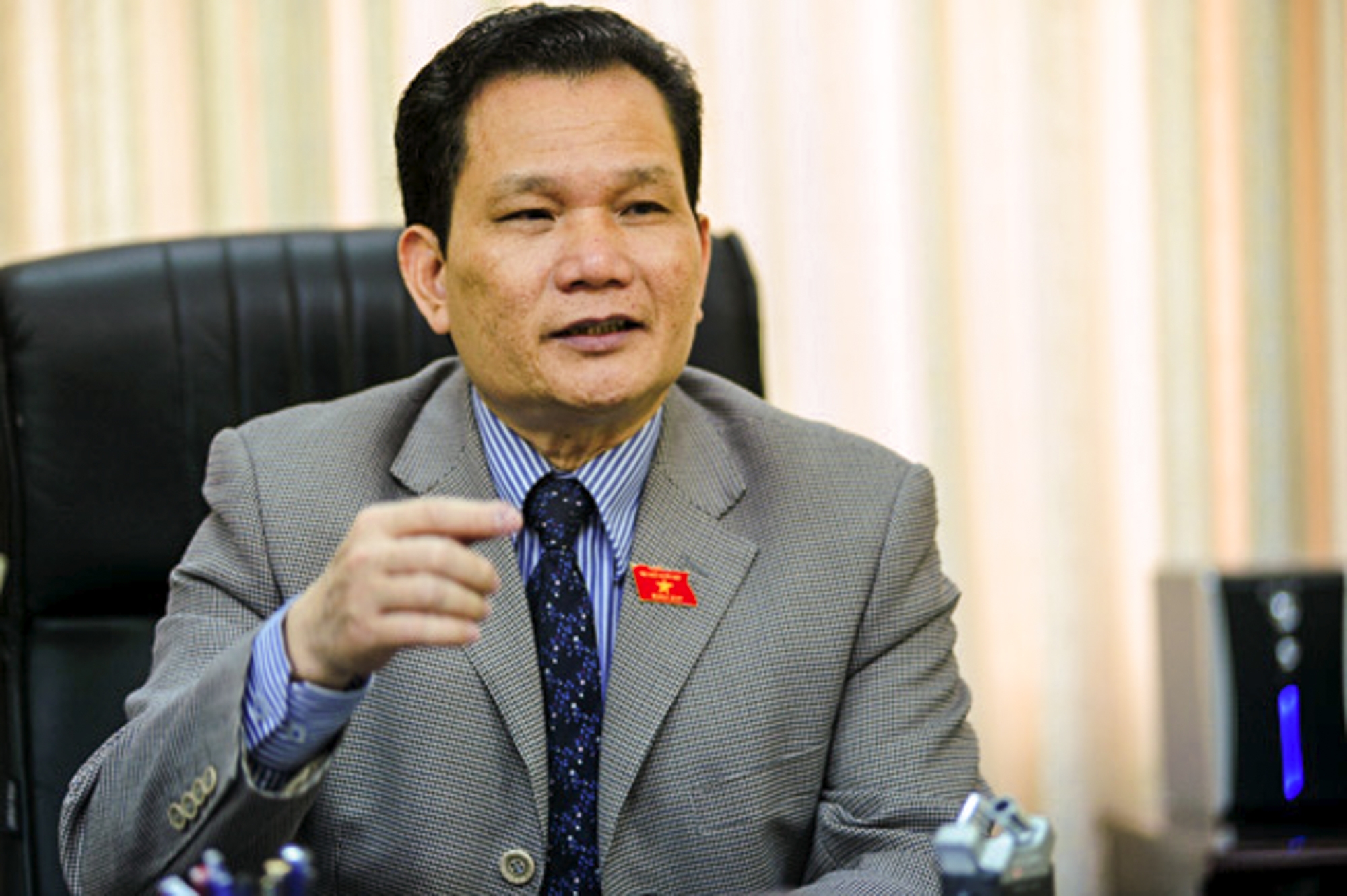 QUYẾT SÁCH LỊCH SỬ!