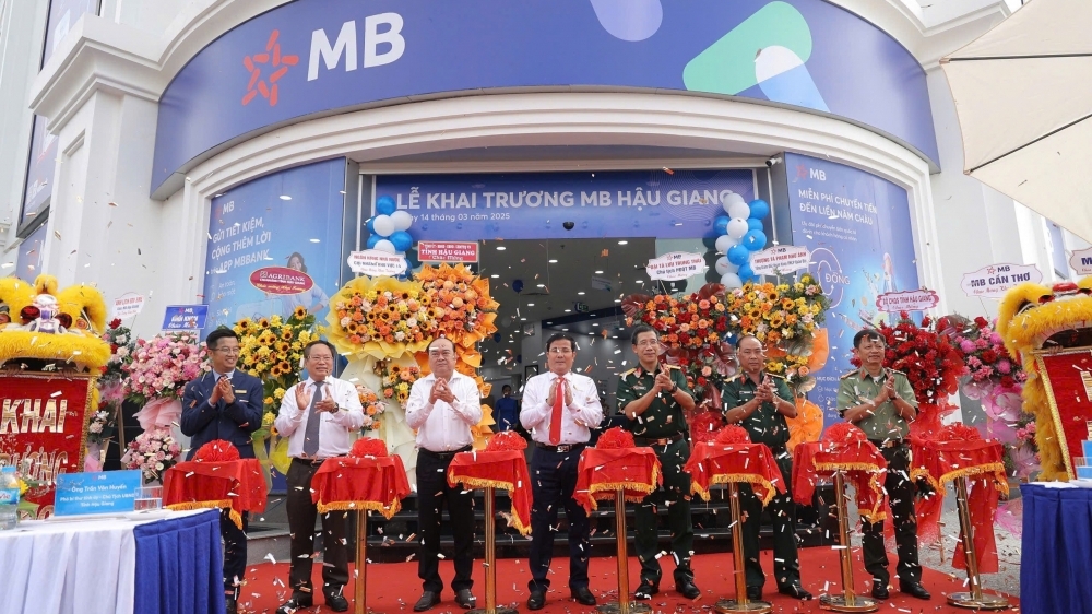 Khai trương MB Hậu Giang – Định hình tương lai ngân hàng số tại Đồng bằng sông Cửu Long