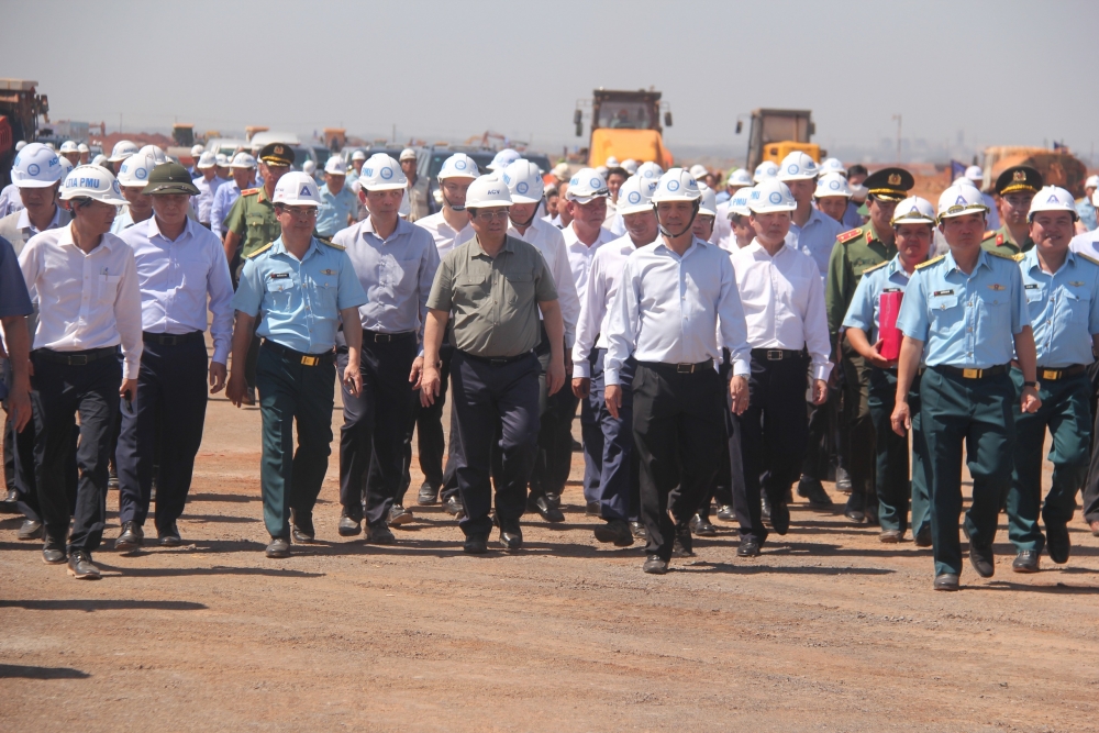 Tăng trưởng hai con số và quyết tâm của Chính phủ Tăng trưởng hai con số và quyết tâm của Chính phủ