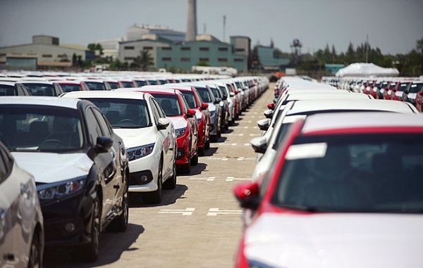 oto o at nhap ve viet nam ngan sach co them 11588 ty dong tien thue