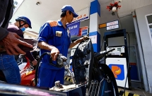 Người dân mua xăng dầu tích trữ: Bộ Công thương ra khuyến cáo!