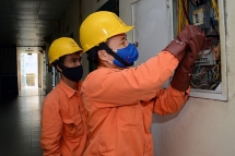 EVN lý giải nguyên nhân chưa giảm giá điện