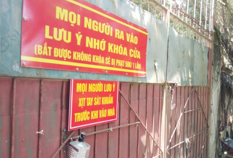 Người thuê trọ xúc động khi được giảm tiền nhà vì dịch Covid-19 nguoi thue tro xuc dong khi duoc giam tien nha vi dich covid 19