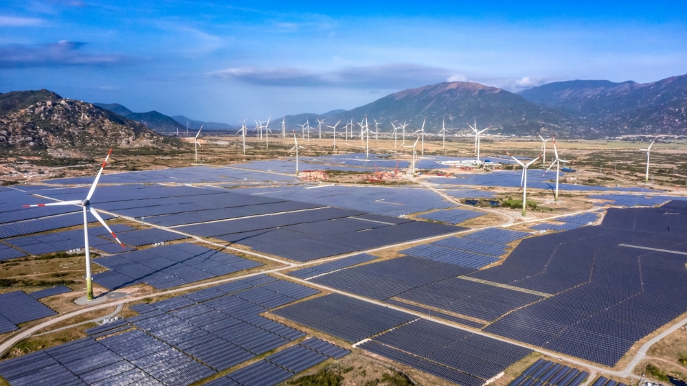 Việt Nam có tổ hợp nhà máy điện gió và điện mặt trời lớn nhất Đông Nam Á