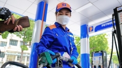 Chính phủ yêu cầu xem xét đề xuất hoàn trả lợi nhuận cho doanh nghiệp bán lẻ xăng dầu