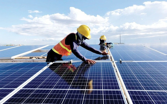 Bộ Công thương đề xuất điện mặt trời mái nhà dư thừa được bán 0 đồng