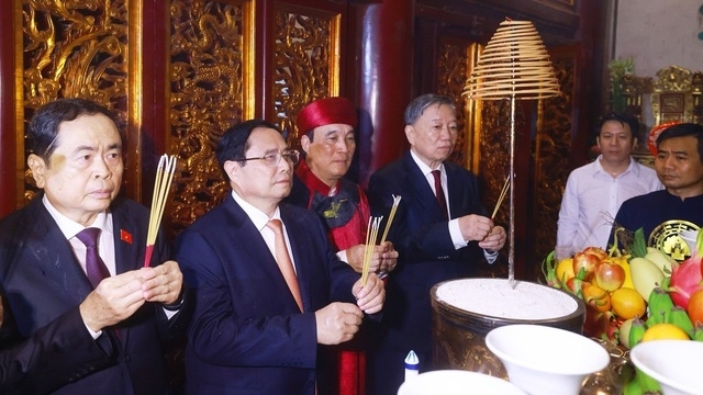 Thủ tướng Phạm Minh Chính dâng hương Giỗ Tổ Hùng Vương