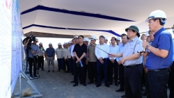 Thủ tướng trực tiếp thị sát, đốc thúc nhiều dự án cao tốc trọng điểm