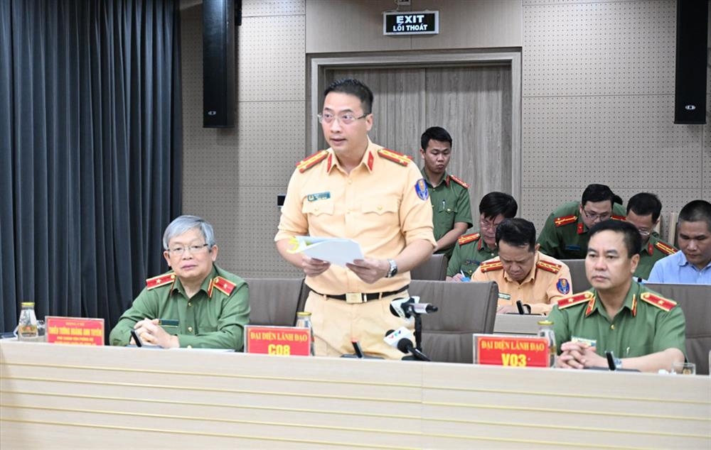 Công an tiếp nhận 152.354 hồ sơ cấp đổi bằng lái xe sau một tháng tiếp quản