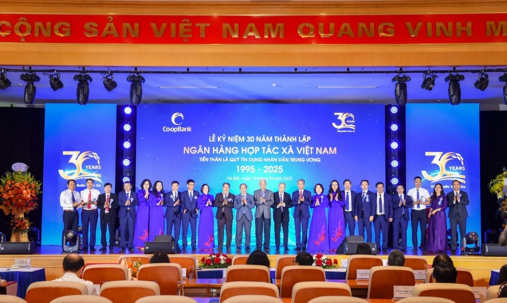 Chặng đường 30 năm, Co-opBank sải cánh vươn xa, vươn cao