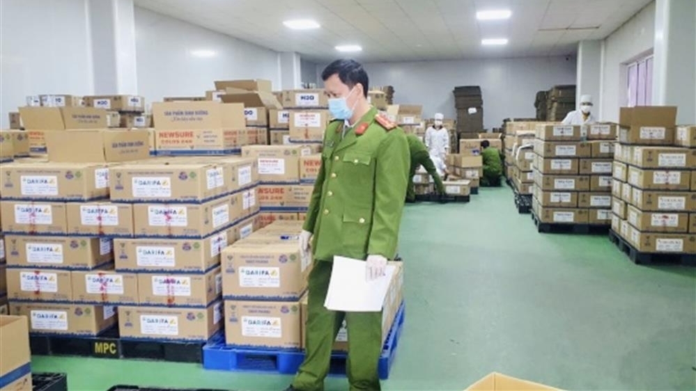 Công bố 84 sản phẩm bị thu giữ trong vụ án sản xuất sữa giả