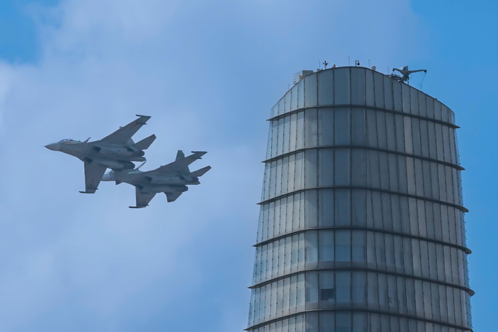 Hình ảnh Bác Hồ nổi bật trong buổi tổng luyện diễu binh 30.4 ở TP.HCM- Ảnh 6.