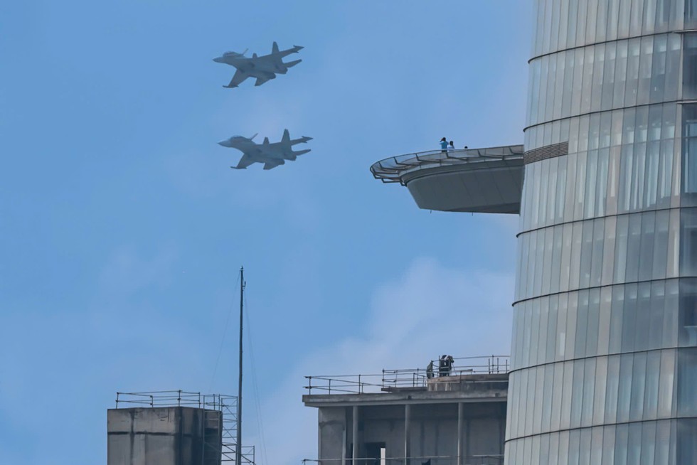 Hình ảnh Bác Hồ nổi bật trong buổi tổng luyện diễu binh 30.4 ở TP.HCM- Ảnh 5.