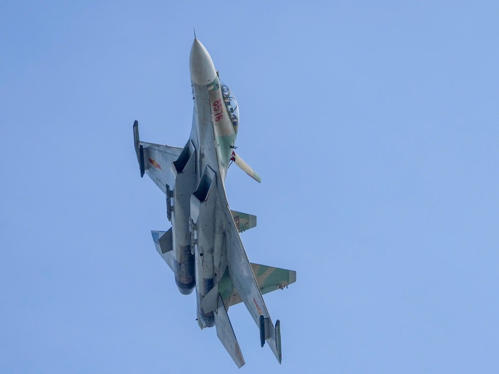 Hình ảnh Bác Hồ nổi bật trong buổi tổng luyện diễu binh 30.4 ở TP.HCM- Ảnh 2.