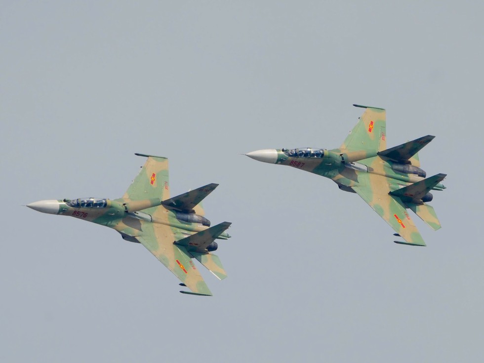 Hình ảnh Bác Hồ nổi bật trong buổi tổng luyện diễu binh 30.4 ở TP.HCM- Ảnh 1.