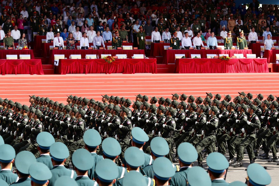 Hình ảnh Bác Hồ nổi bật trong buổi tổng luyện diễu binh 30.4 ở TP.HCM- Ảnh 15.