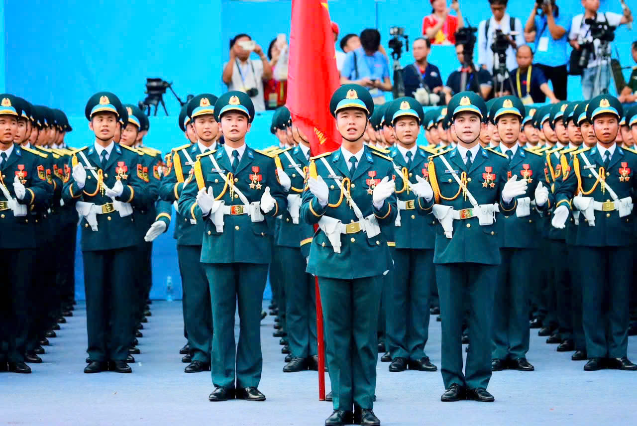 Hình ảnh Bác Hồ nổi bật trong buổi tổng luyện diễu binh 30.4 ở TP.HCM- Ảnh 24.