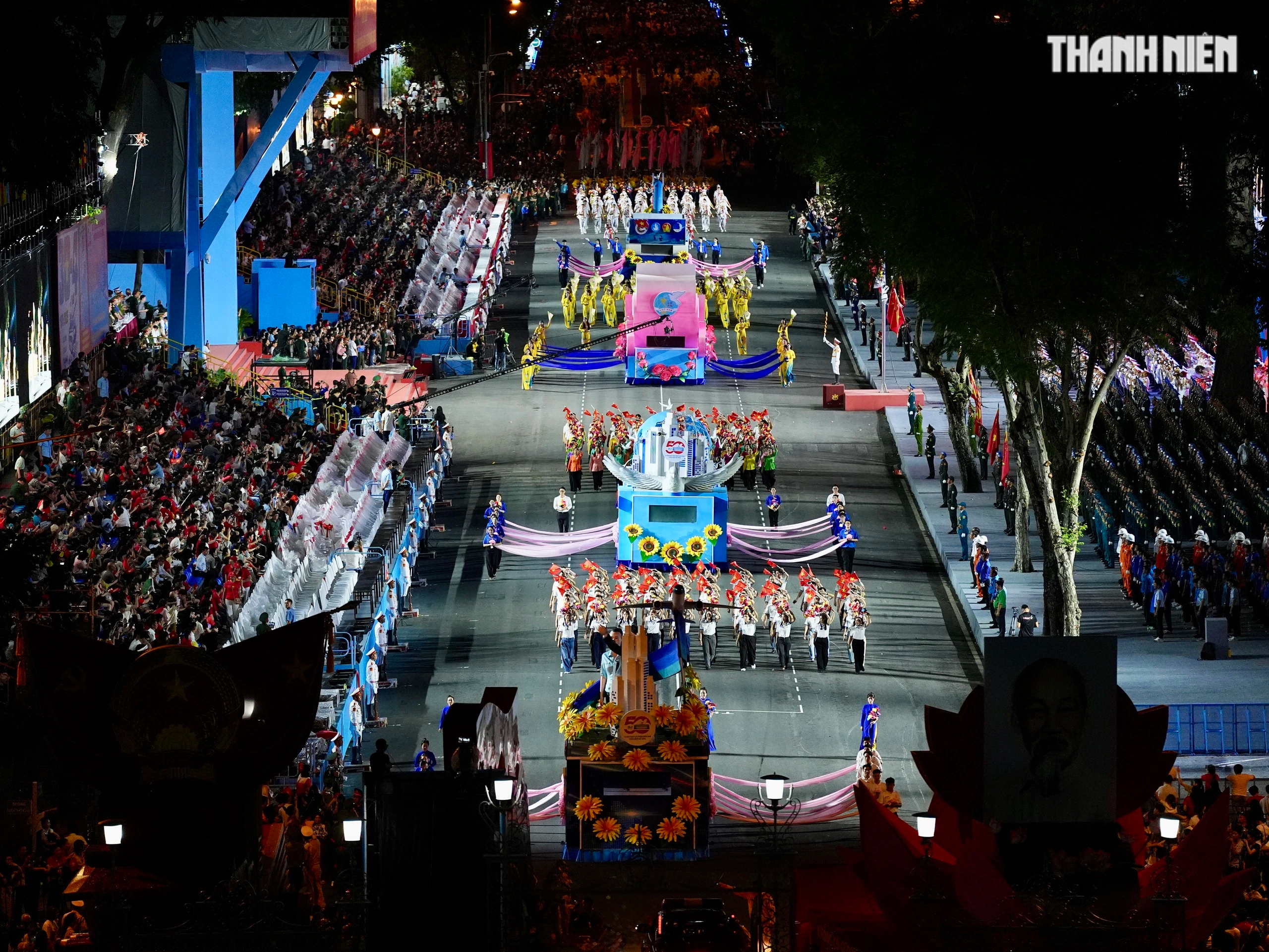 Hình ảnh Bác Hồ nổi bật trong buổi tổng luyện diễu binh 30.4 ở TP.HCM- Ảnh 39.