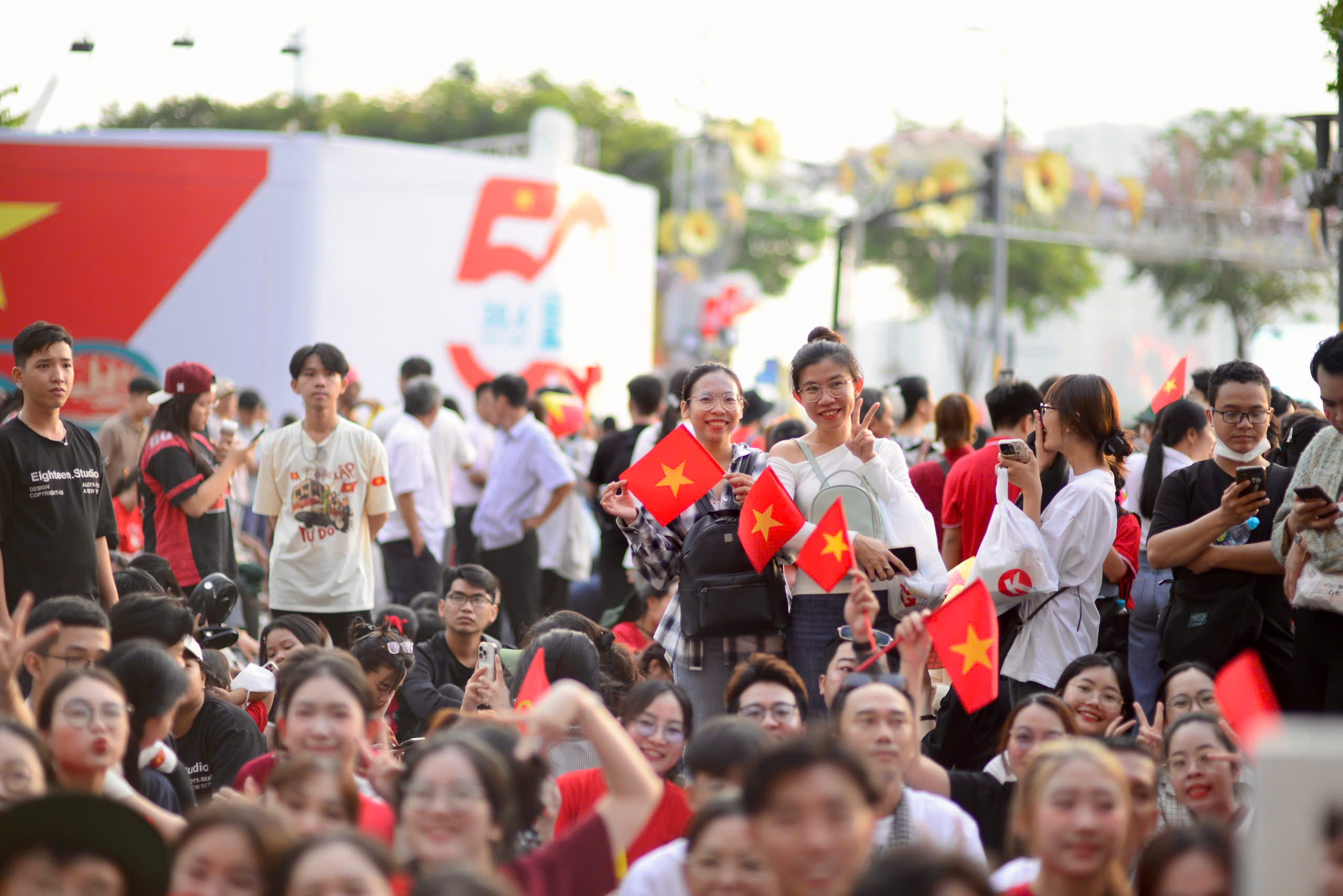 Hình ảnh Bác Hồ nổi bật trong buổi tổng luyện diễu binh 30.4 ở TP.HCM- Ảnh 30.