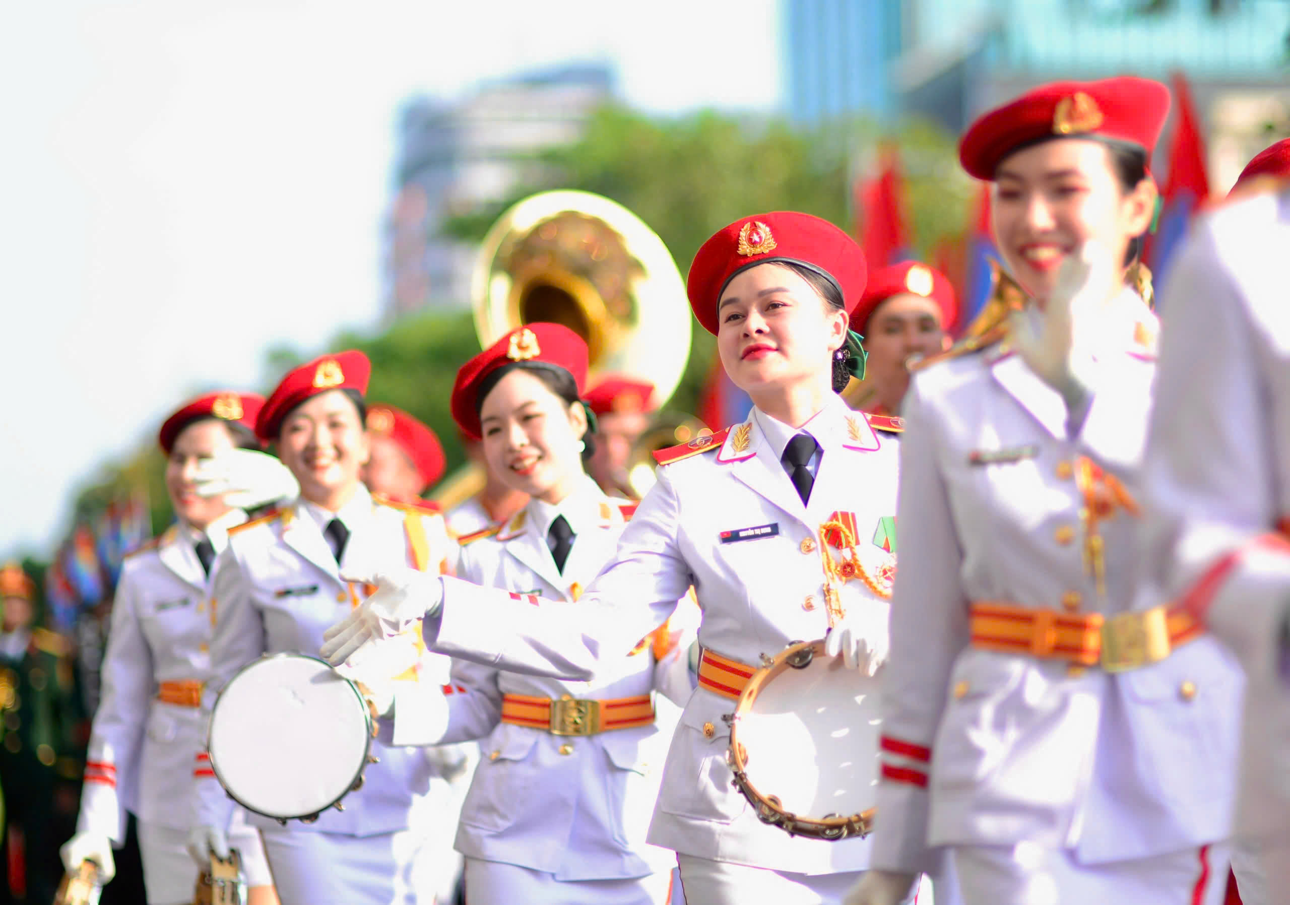 Hình ảnh Bác Hồ nổi bật trong buổi tổng luyện diễu binh 30.4 ở TP.HCM- Ảnh 31.