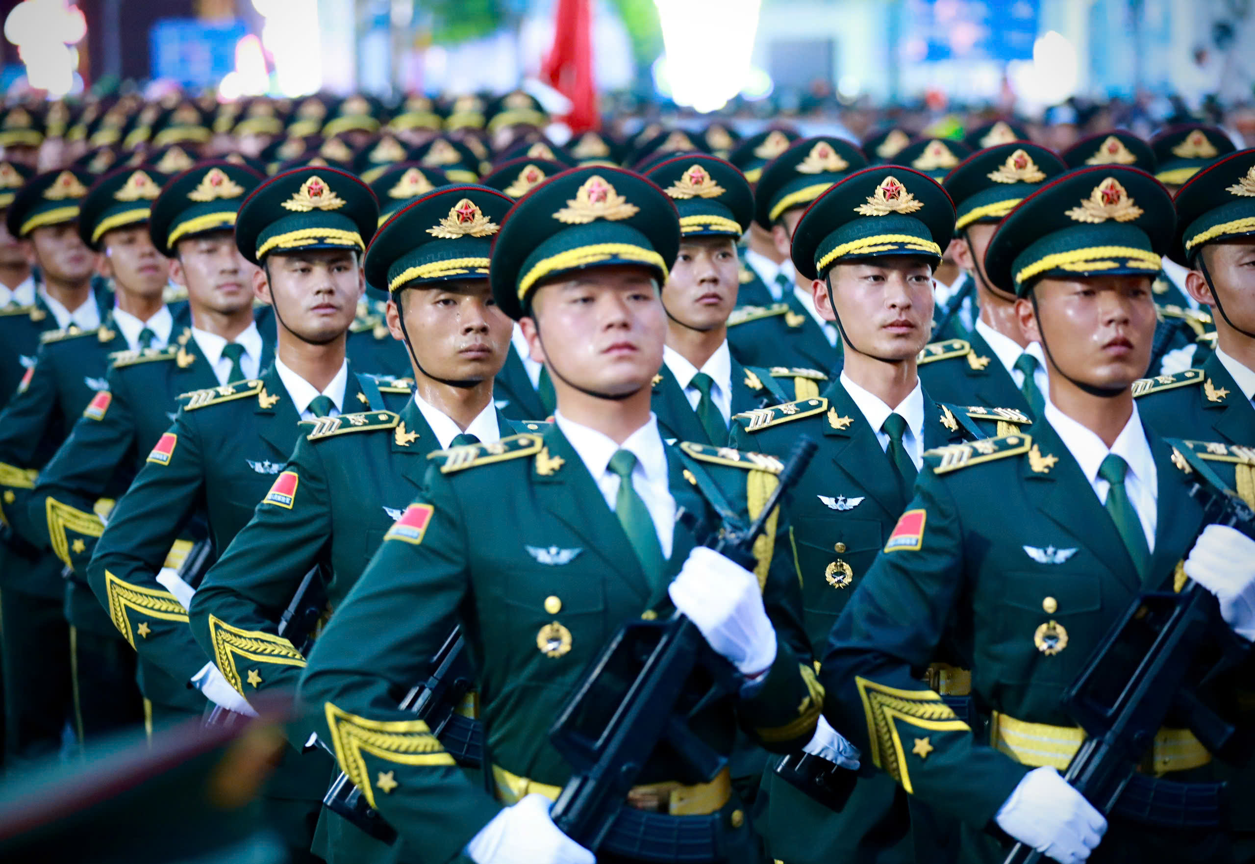 Hình ảnh Bác Hồ nổi bật trong buổi tổng luyện diễu binh 30.4 ở TP.HCM- Ảnh 44.