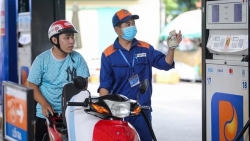 Không để gián đoạn nguồn cung xăng dầu dịp lễ 30/4-1/5
