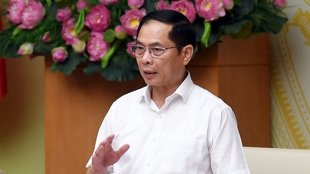 Không tiếp tay, bảo kê, bao che cho buôn lậu, hàng giả