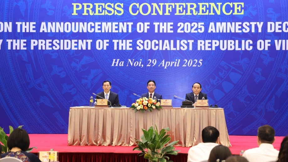 Chủ tịch nước đặc xá cho hơn 8.000 phạm nhân dịp kỷ niệm thống nhất đất nước